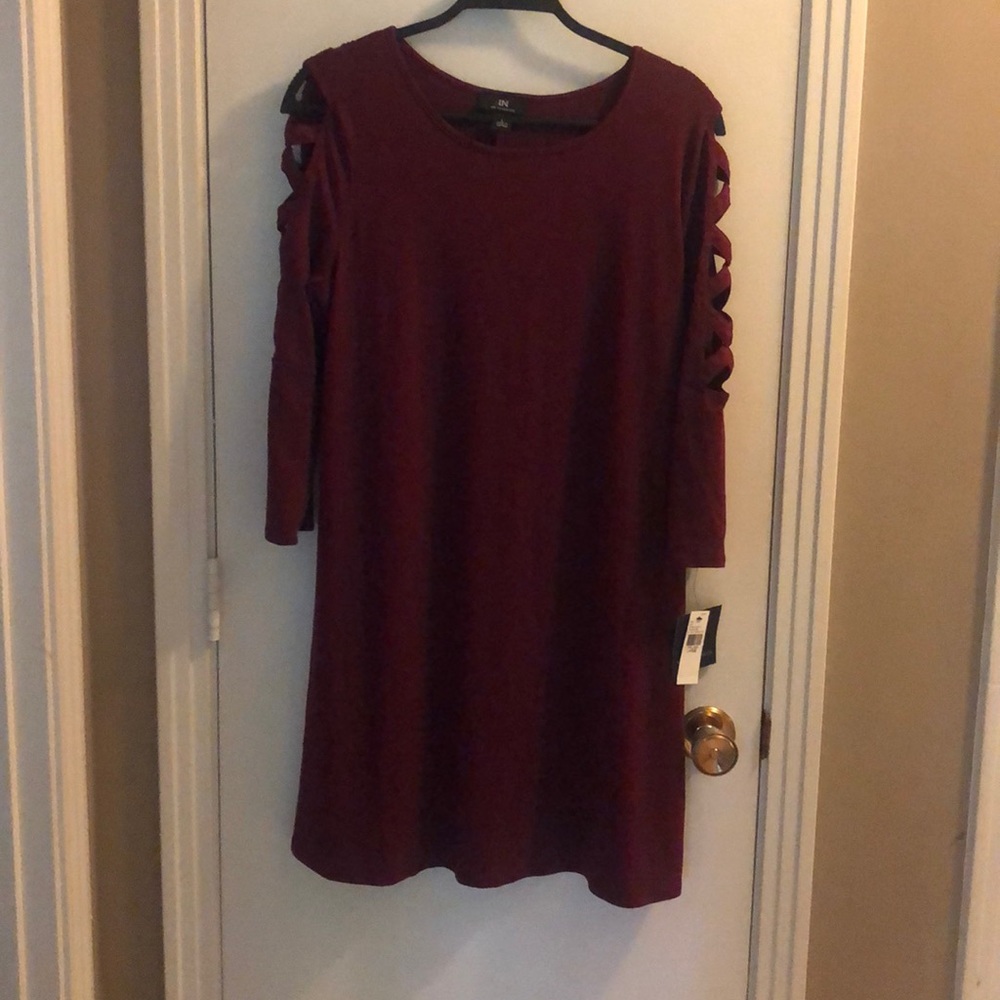 I.N. Lattice sleeve burgundy dress
